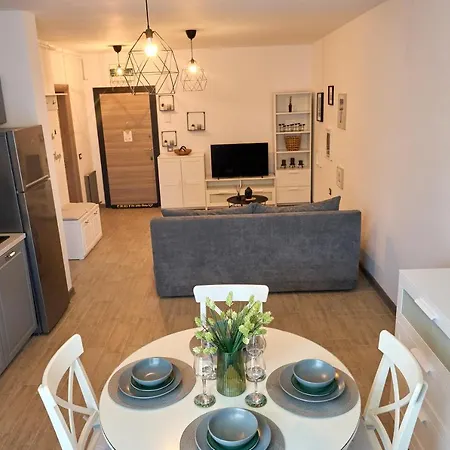 Apartament Sea Shore - N Pools Mamaja