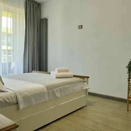 Sea Shore - N Pools מאמאיה