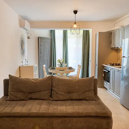 Sea Shore - N Pools מאמאיה